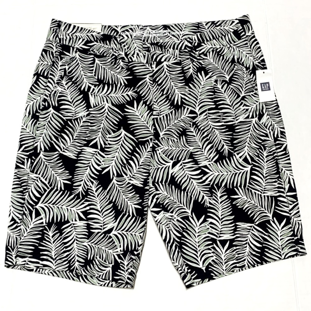 🛍️ GAP Palm Leaf Black White Green “The City 9 Inch Bermuda Short” NWT - Size 4